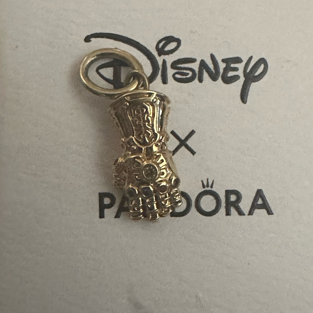 Avengers Gaunlet Pandora Charm